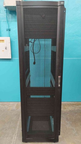 Apc netshelter 42u - sx, server